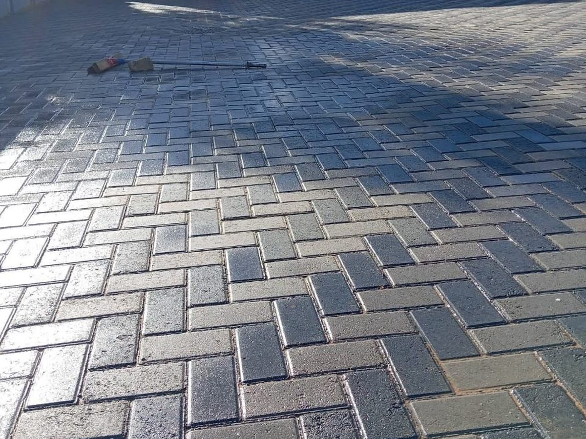 Paved driveway and entrance area