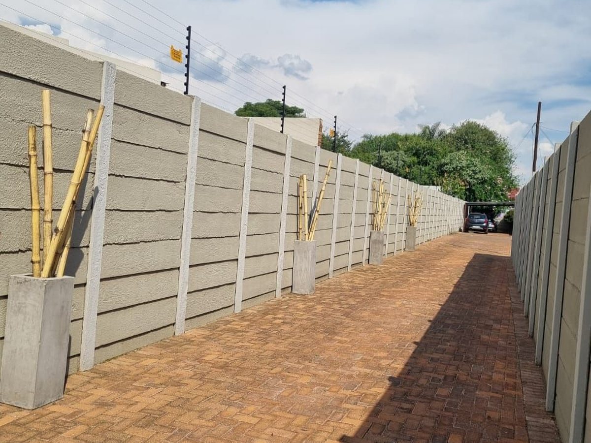 Vibracrete boundary wall by JJ Construction